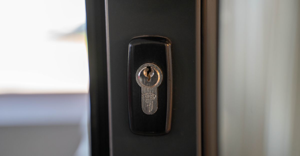 Broken Key Extraction — Irvington Locksmith Pro