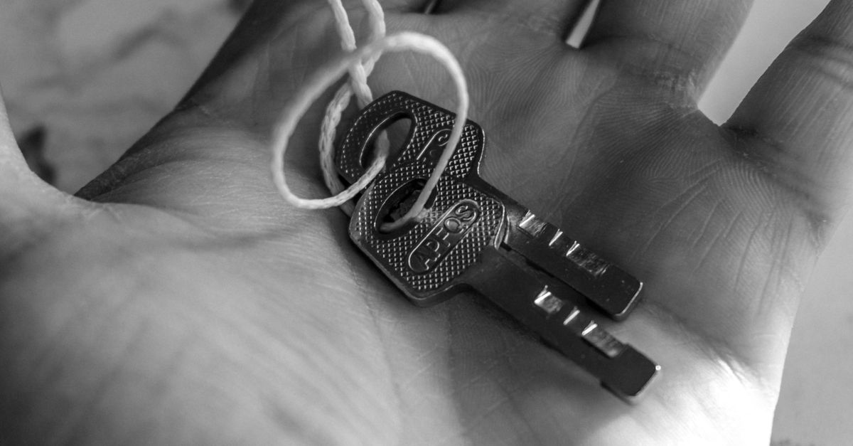 Roadside Car Lockout Service: What Happens When You Call — Irvington Locksmith Pro